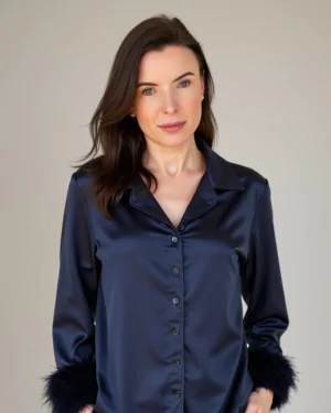 Pijama feminino liso com plumas