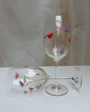 Taças de cristal Doce Jardim pintadas à mão com flores coloridas em rosa, vermelho e lilás