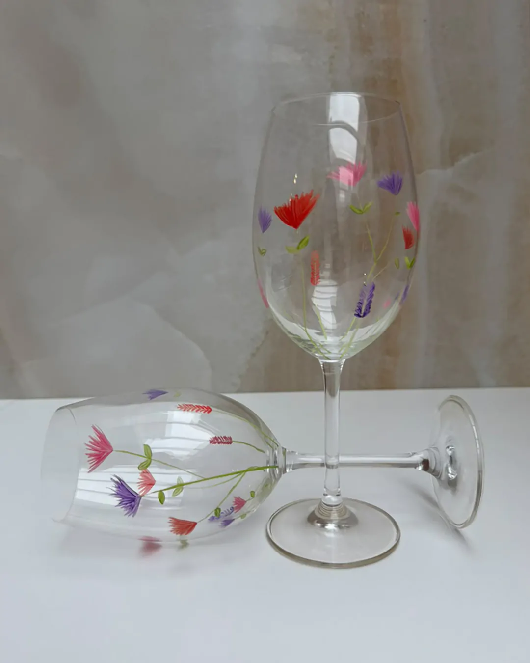 Taças de cristal Doce Jardim pintadas à mão com flores coloridas em rosa, vermelho e lilás