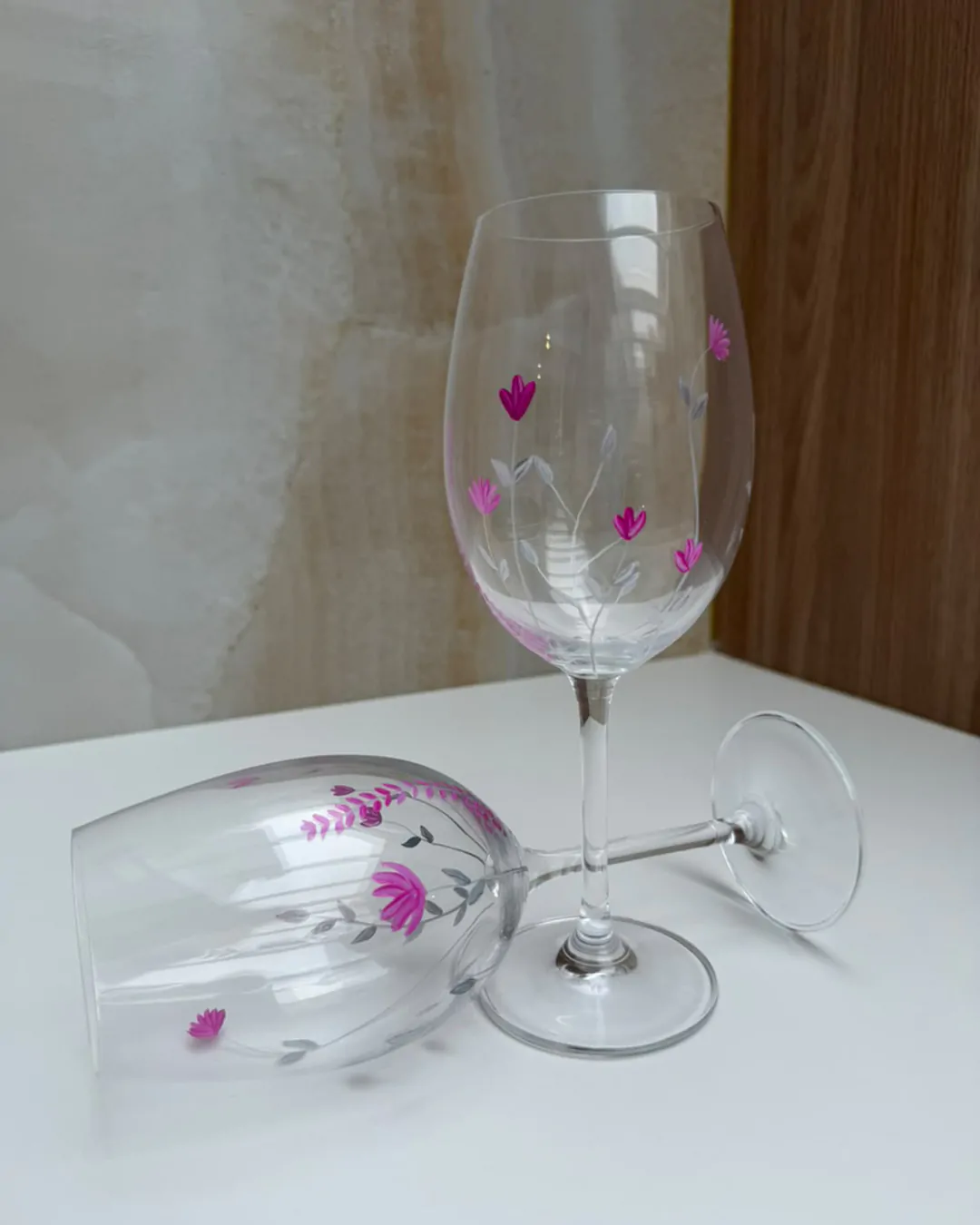 Taça de Cristal pintada à mão Lilies Iceberg 480 ml - Imagem 2